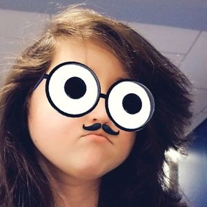 Meet your Posher, Alyssa